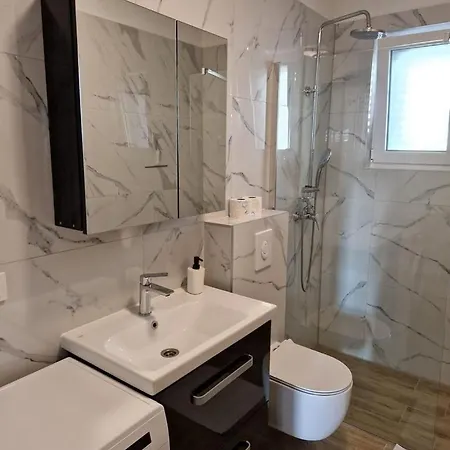 Toni Ii Apartment